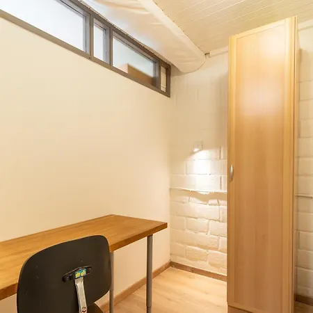 Snug In Houthalen Oost With Heated Pool דירה *