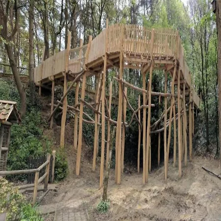 Snug In Houthalen Oost With Heated Pool דירה *
